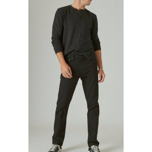 Lucky Brand Other - Mens black Lucky Brand 40x30 410 athletic straight